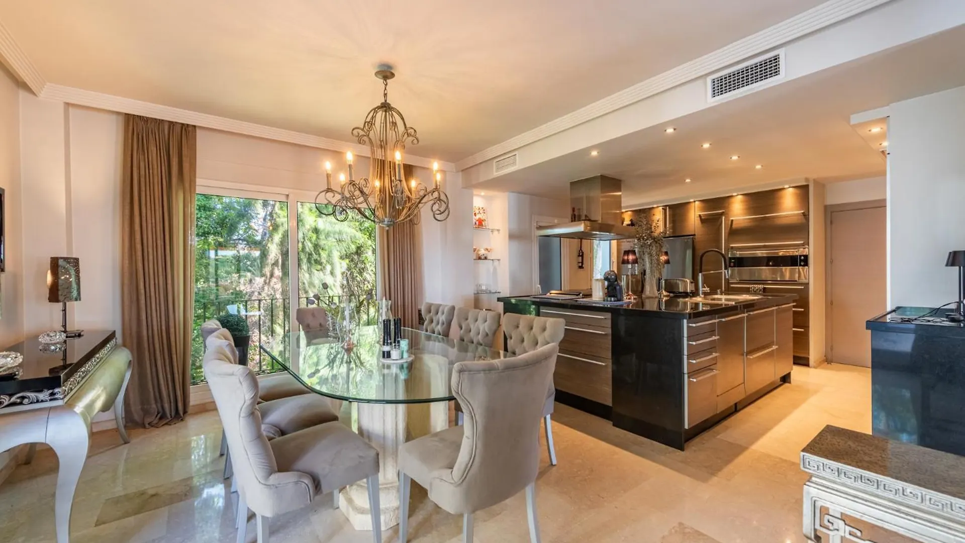 Holiday home Palm Beach Frontline Penthouse Marbella Spain