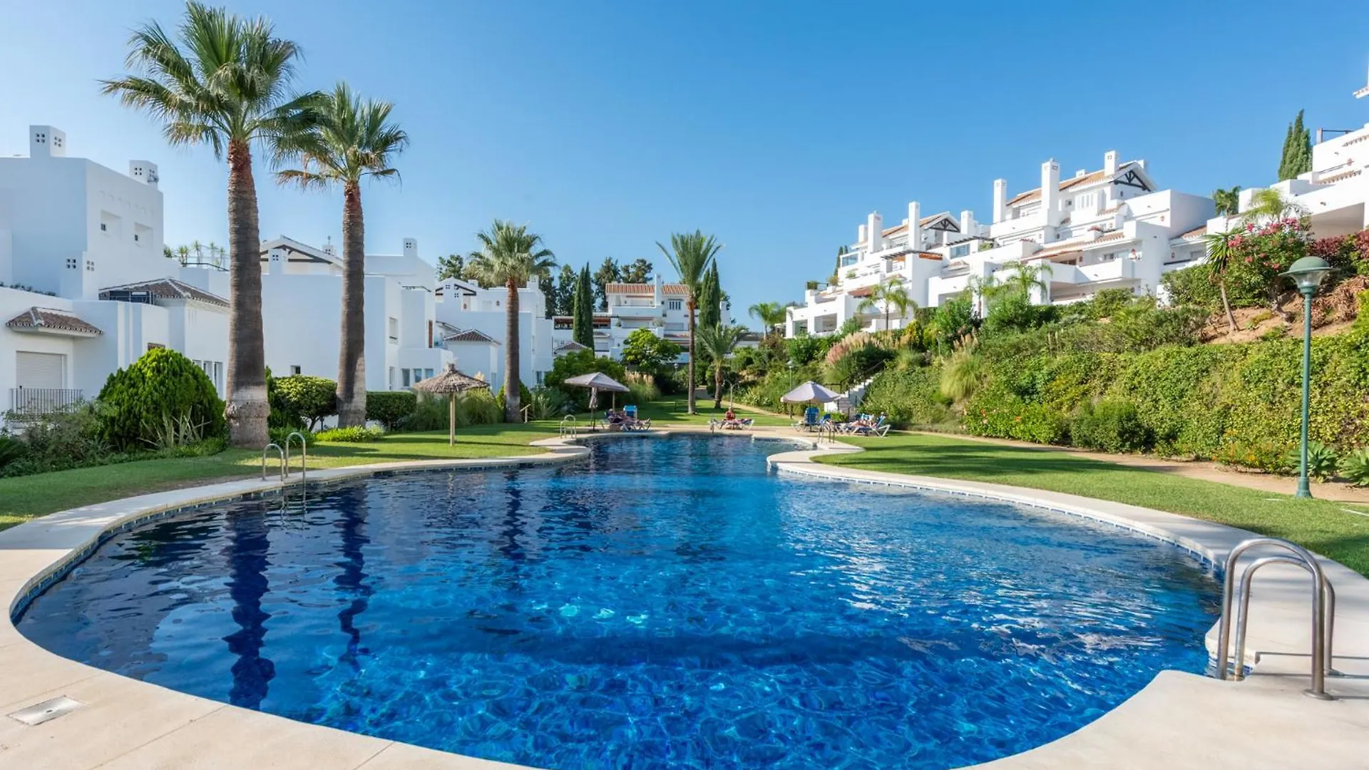 Palm Beach Frontline Penthouse Marbella 0*,  Spain