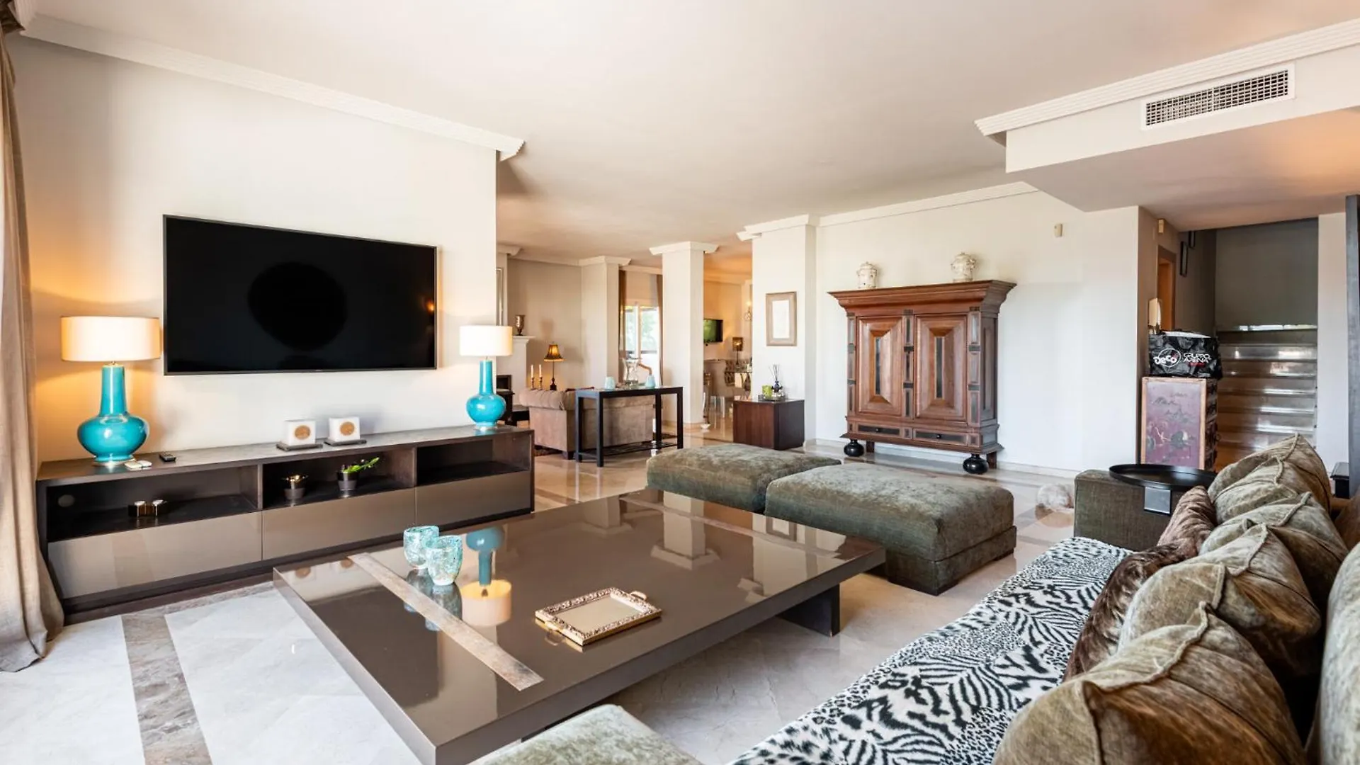 Palm Beach Frontline Penthouse Marbella 0*,